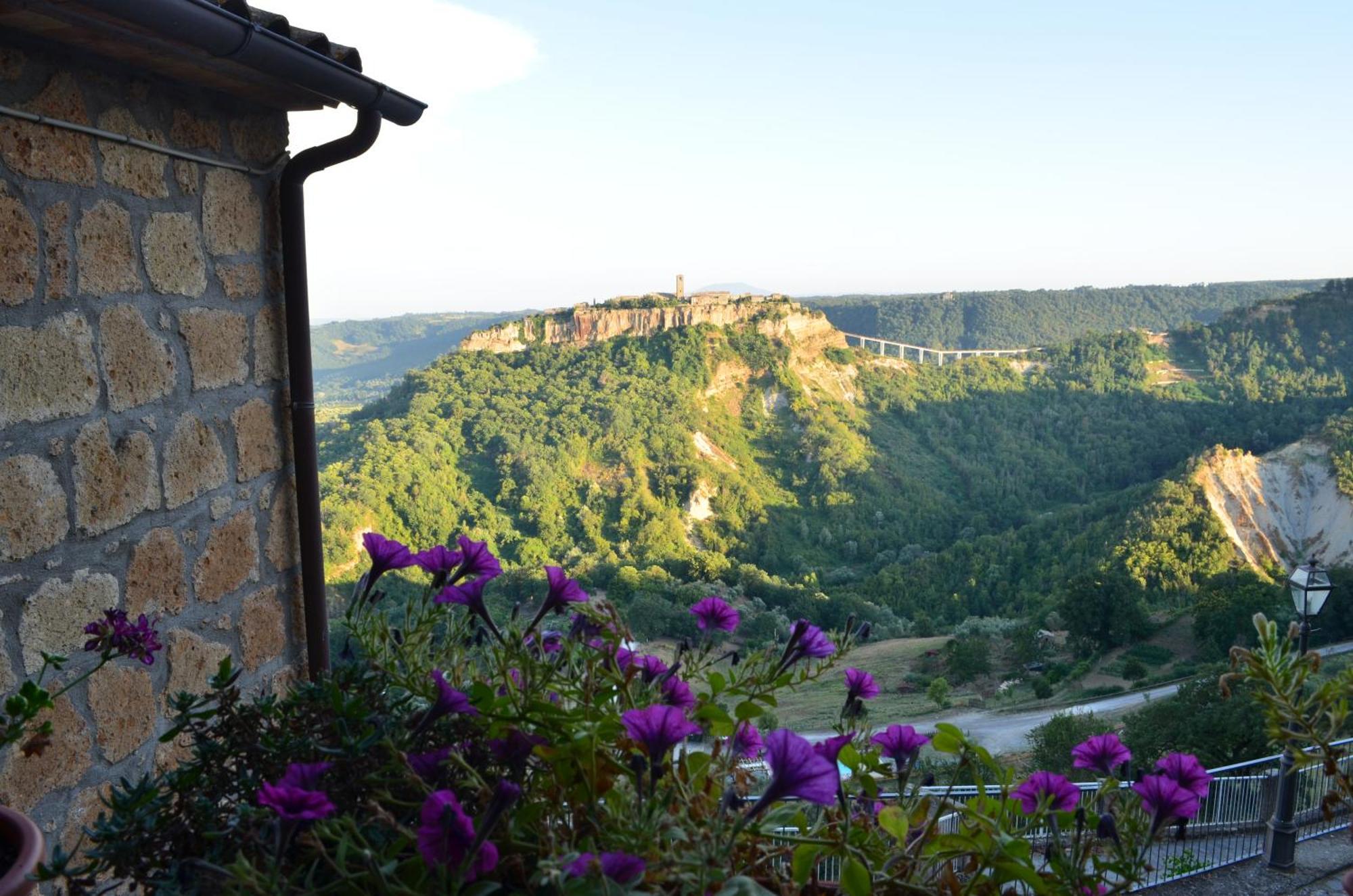 Le Calanque La Terrazza Su Civita Lubriano Exteriér fotografie